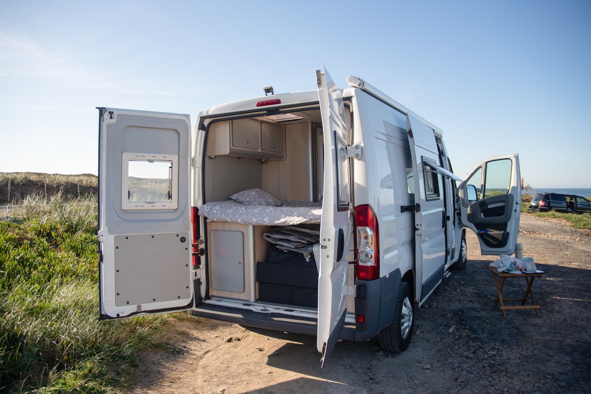 Campingbett quietscht bei jeder Bewegung