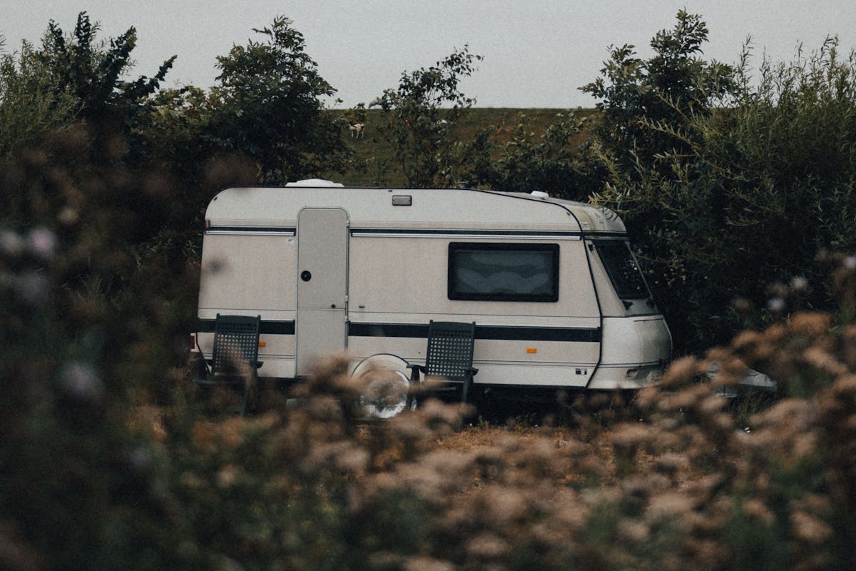 Campingplatz-Parkplatz zu klein für Kastenwagen