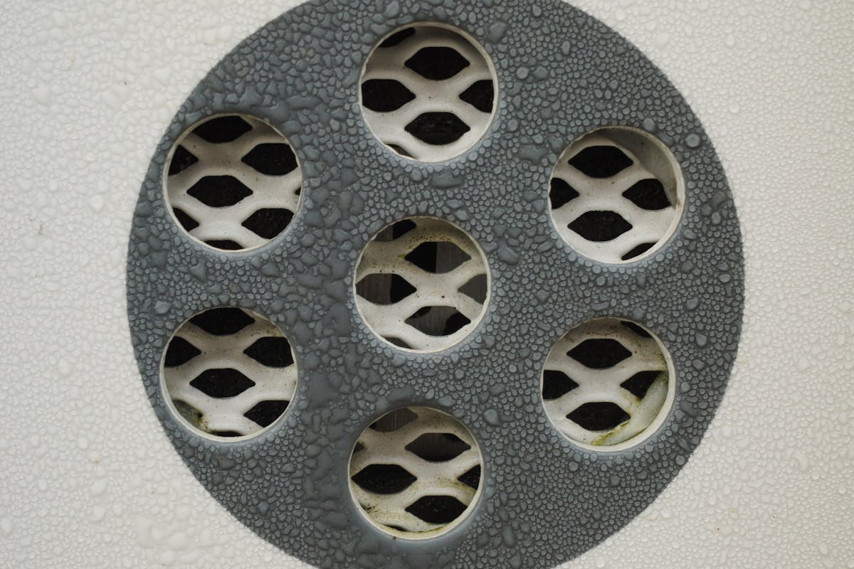 Duschablauf im Wohnwagen verstopft regelmäßig