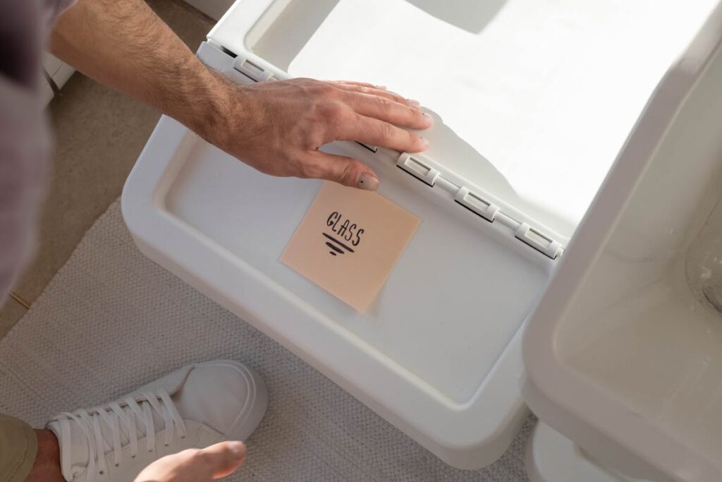 Mülleimerdeckel im Wohnmobil schließt nicht mehr