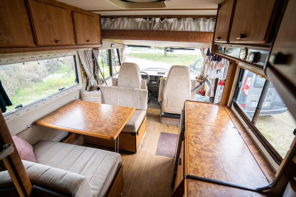 Camper Fussboden wird rutschig bei Feuchtigkeit