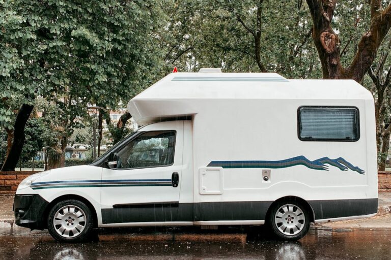 Fahrzeugboden wird feucht nach starkem Regen