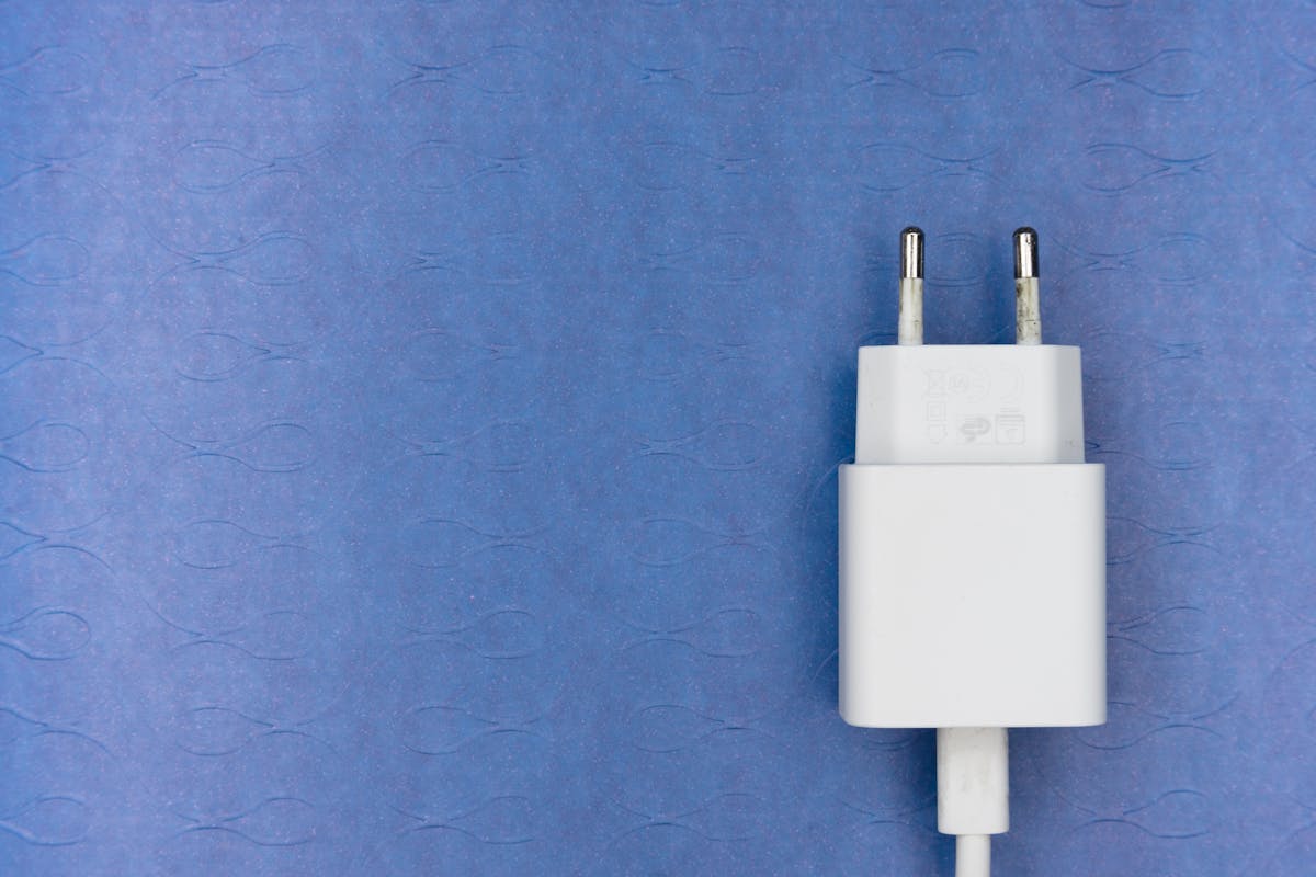 Ladekabel fällt ständig aus dem Anschluss 1 Ladekabel fällt ständig aus dem Anschluss