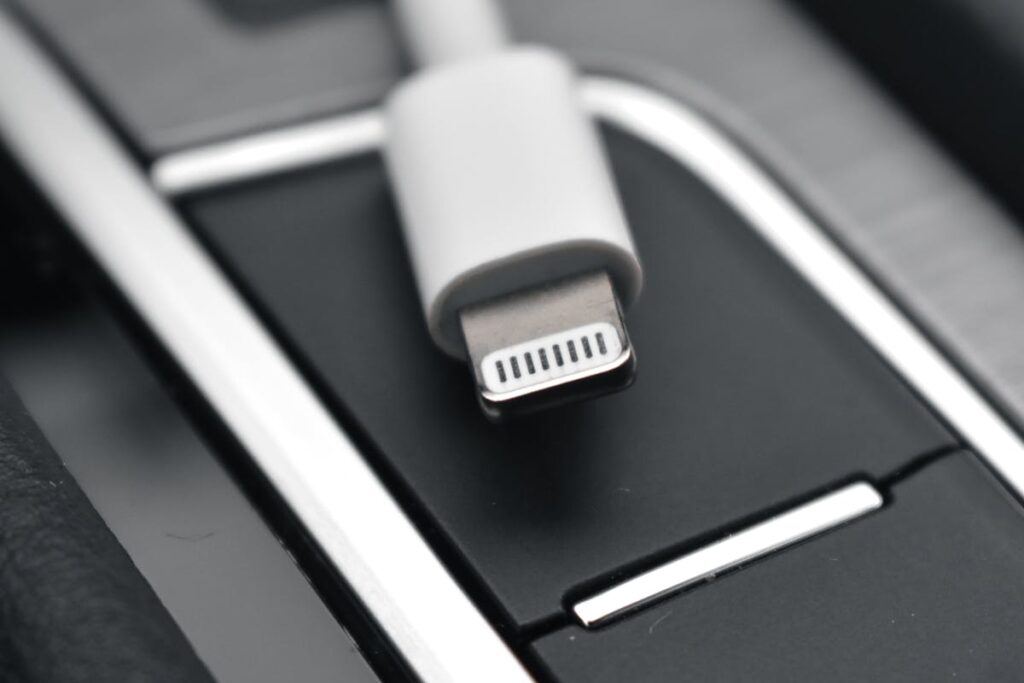 USB-Anschluss im Wohnmobil lädt Handy extrem langsam