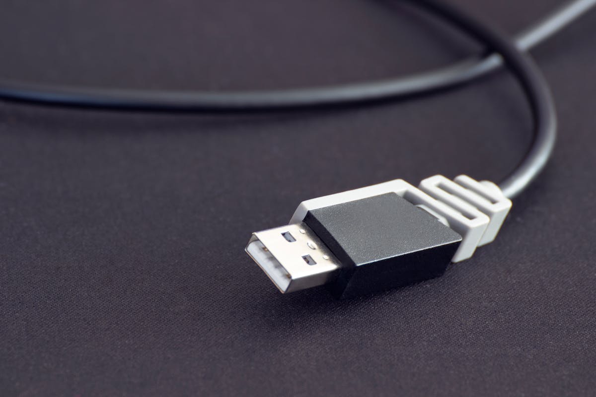 Camper-USB-Steckdose lädt langsam: Warum das Handy kaum Akku bekommt 1 Camper-USB-Steckdose lädt Handy extrem langsam